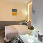 프린세스 캐롤라인 호텔 3*