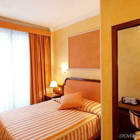 Hotel Princesse Caroline Paris