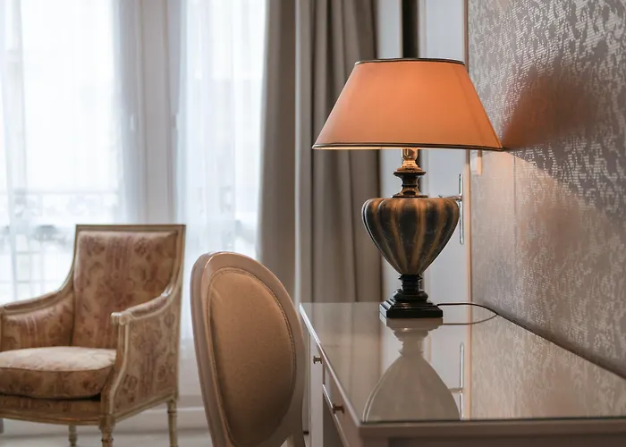 프린세스 캐롤라인 호텔 3*